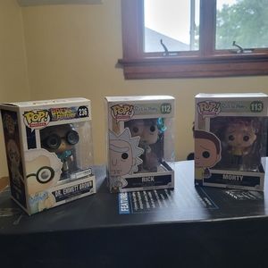 3 pop animation figures